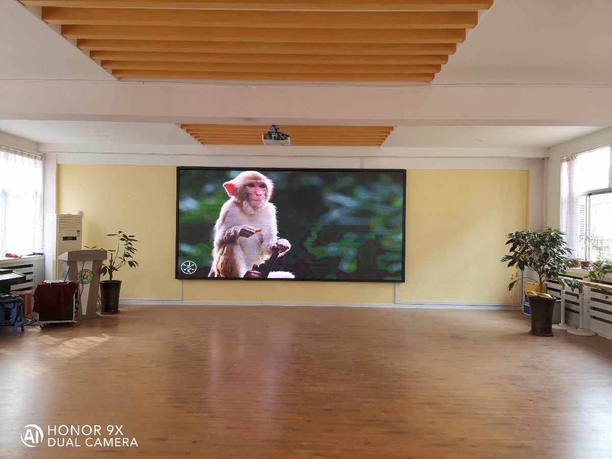 濰坊市某學(xué)校室內(nèi)全彩屏完工，抗擊疫情，做好防護(hù)！